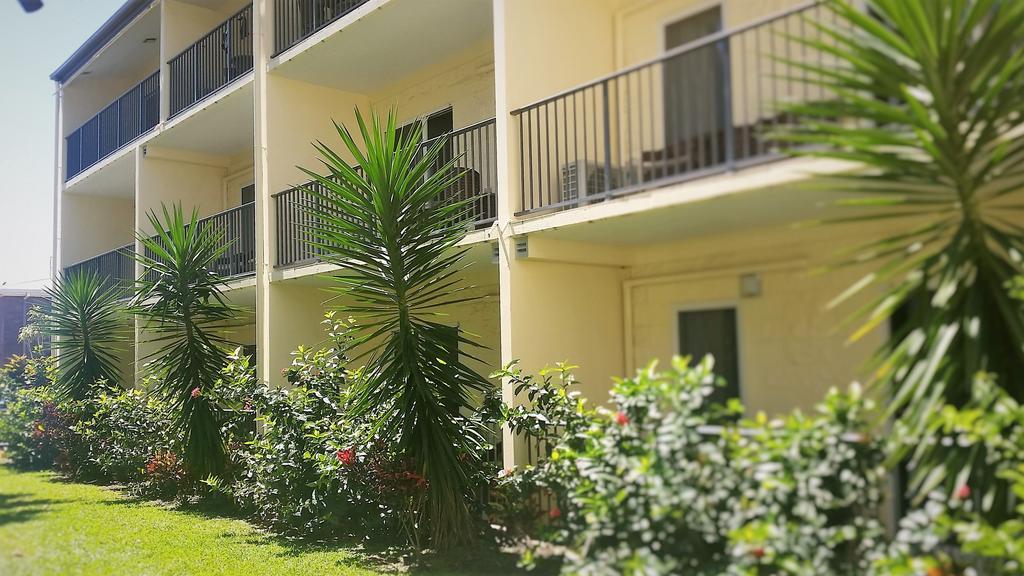 Cairns Queenslander Hotel & Apartments Bagian luar foto