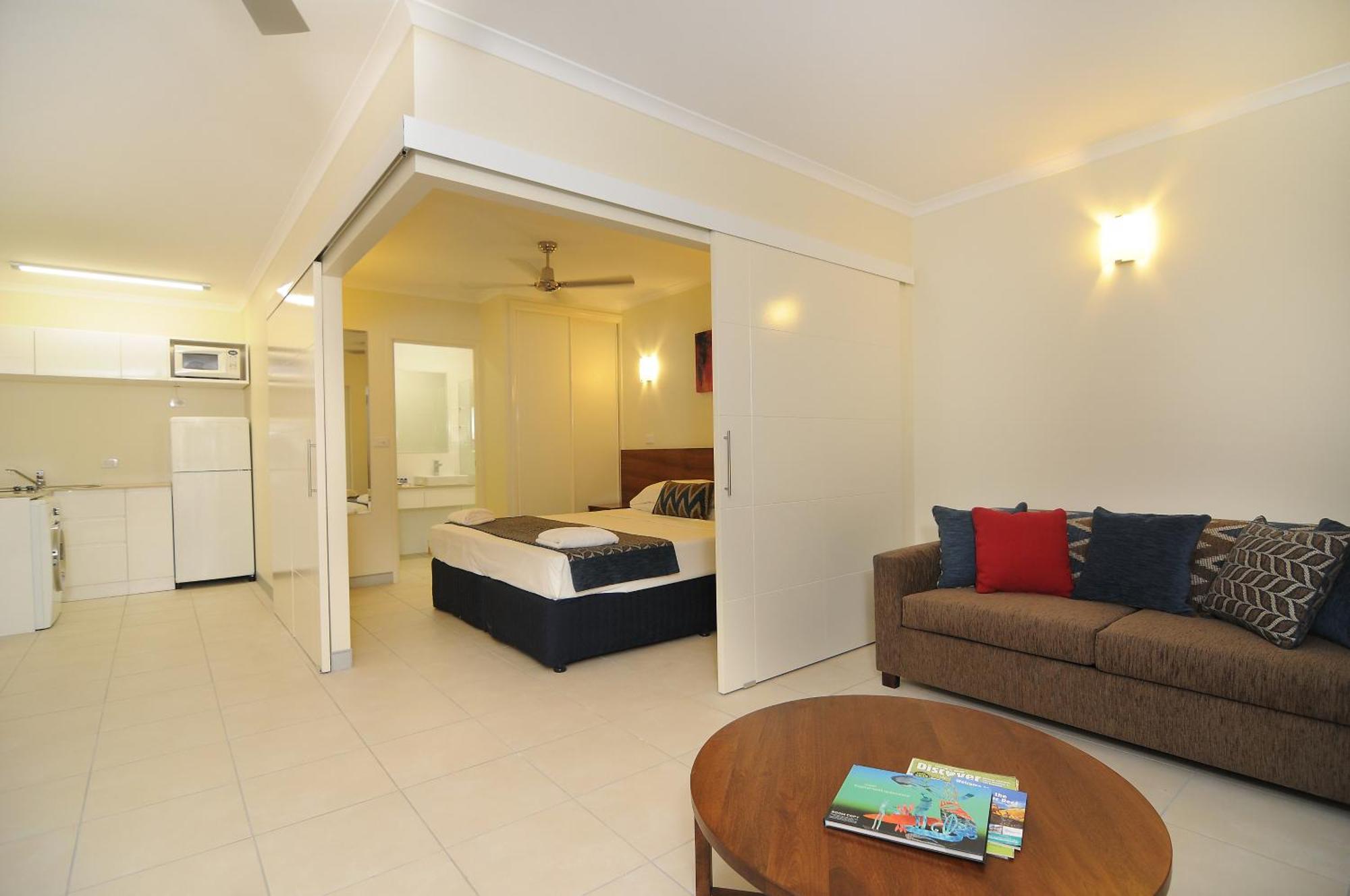 Cairns Queenslander Hotel & Apartments Bagian luar foto